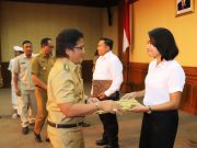Bupati Giri Prasta Serahkan 298 SK CPNS Badung Tahun 2018