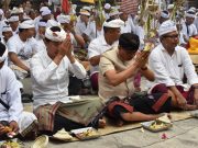 Wabup Suiasa Hadiri Ngeratep dan Melaspas Pura Kahyangan Jagat Luhur Ulun Swi