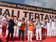 Badung Raih MURI Senam Yoga Tertawa Peserta Terbanyak