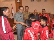 Wabup Suiasa Lepas SSB Badak Putra Buduk Mewakili Bali ke Jakarta