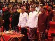 Anugerahkan Bali Kerthi Nugraha Mahotama, Wagub Tutup Bulan Bahasa Bali Tahun 2020