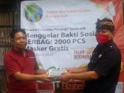 Peduli Covid-19, IWO Bali Bagikan Masker Gratis ke Warga Perean Kauh