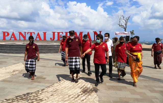 Bupati Pantai Jerman (4)