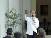 Presiden Jokowi Serahkan Bantuan Modal Kerja di Istana Bogor