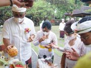 Jelang Pelantikan Wali Kota dan Wakil Wali Kota, IGN Jaya Negara dan I Kadek Agus Arya Wibawa Ikuti Prosesi “Mejaya-jaya”