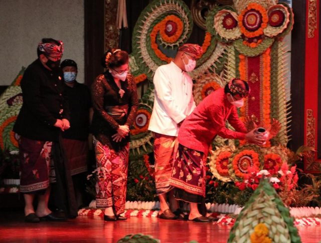 tutup3