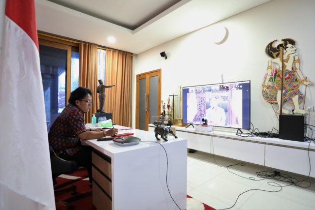 Bupati Ikuti Virtual Meeting (3)