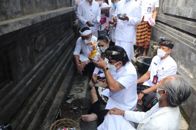 Bupati Hadiri Karya Ngenteg (1)