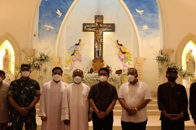 Peninjauan Malam Natal (1)