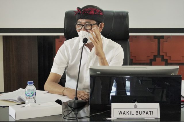 Wabup Suiasa Pimpin Rapat (3)