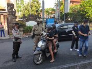 13 Dibina dan Satu Didenda, Tim Yustisi Denpasar Pantau Penerapan Prokes di Desa Dangin Puri Kaja