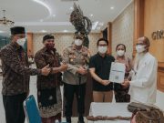 Adi Arnawa Tinjau Pelaksanaan Vaksin Booster untuk Pemuka Agama dan Masyarakat Umum