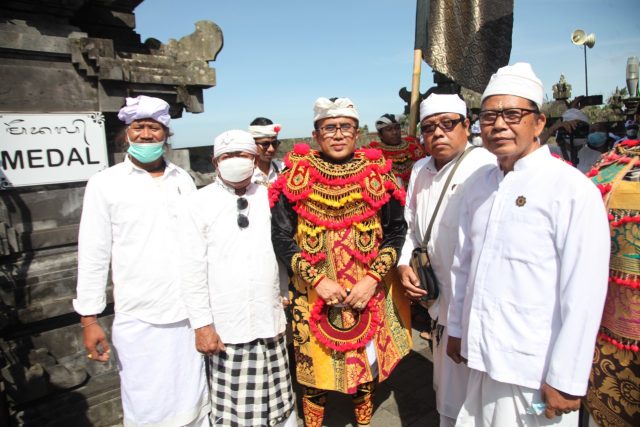 topeng