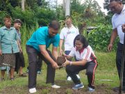 Sambut Hari Bumi Sedunia, PLN Ajak Relawan Pegawai Tanam Pohon di Petang, Badung