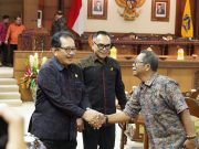 Sidang Dihadiri Wagub Cok Ace, Eksekutif dan Legislatif Provinsi Bali Saling Dukung Pembahasan Raperda