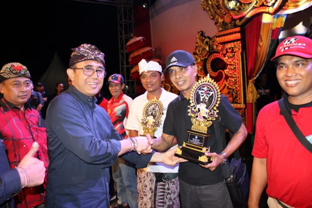 tutup