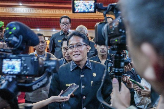 Penutupan Rapat Paripurna (11)