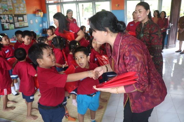 TP PKK ke Karangasem (5)