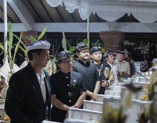 Bupati Giri Prasta Hadiri Karya Ngasti Wedana Nyekah Kinembulan Desa Adat Sandakan, Petang