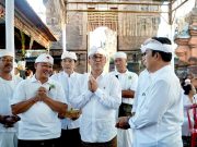 Wali Kota Jaya Negara Hadiri Karya di Pura Desa dan Puseh Pemogan