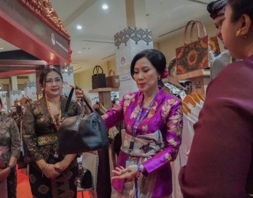 Hadiri Pameran Kriyanusa 2024, Pj. Ketua Dekranasda Bali Promosikan Hasil Kerajinan di Kancah Nasional