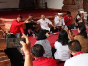 Tos Kopi Arak Warnai Anjangsana Gubernur Terpilih Koster Bersama Pengurus dan Kader DPC PDI Perjuangan Denpasar