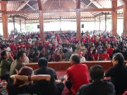 Makan Nasi Jinggo Bersama, Wayan Koster dan Giri Prasta Berterima Kasih kepada Pendukung di Jembrana
