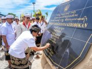 Bupati Giri Prasta Tanda Tangani Prasasti Pemelaspasan Penataan Pantai Batu Belig Kerobokan