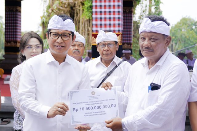 Pura Dalem, Banjar Tengah Kaler dan Kelod, Gulingan (3)