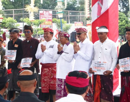 Bantu Rp 336 Juta untuk Korban Bencana di Bangli, Gubernur Koster: Pemprov Selalu Hadir untuk Warga