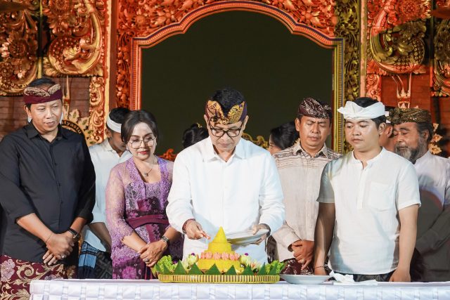 HUT STT Tengah Gulingan (3)