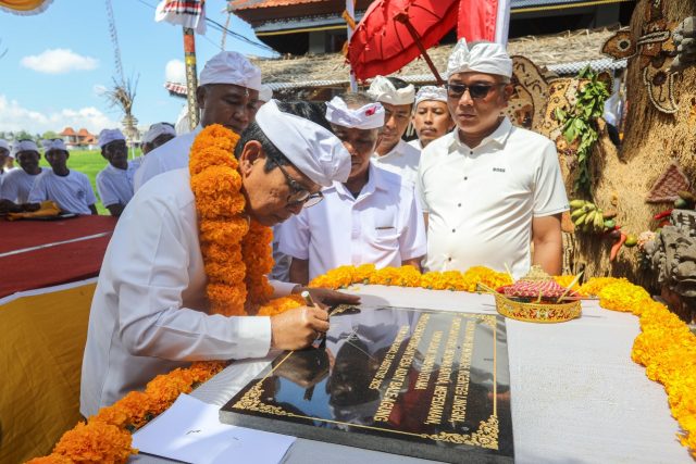 Karya di Pura Dalem Kahyangan Desa Adat Cemagi (2)