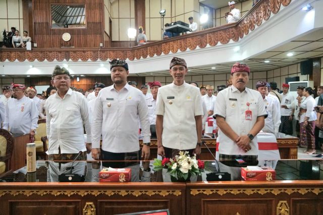Rapat Paripurna DPRD Bali (1)