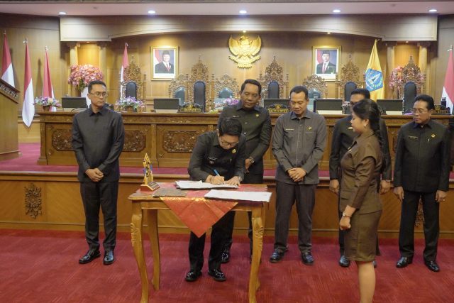 Sepakati Perubahan APBD (1)