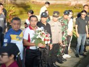 Bakesbangpol dan KPU Badung Semarakkan HUT Ke-80 RI dengan Gowes dan Pembagian Bendera