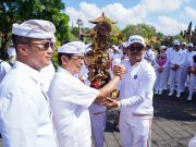 Badung Raih Juara Umum Porprov Bali Ke-16, Bupati Adi Arnawa Terima Piala Bersama Ketua DPRD