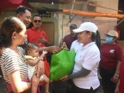 Ny. Ayu Kristi Arya Wibawa Kembali Salurkan Bantuan di Desa Pemogan Denpasar Selatan