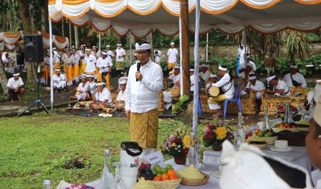 Ngenteg Linggih di Pura Pucak Sari Sangeh (2)