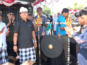 Dukung Tradisi, Made Wijaya Buka Lomba Layang-layang di Pantai Timur Tanjung Benoa