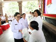 Kader Posyandu Kota Denpasar Terima Pembinaan dan Bantuan dari Tim Pembina Posyandu Provinsi Bali