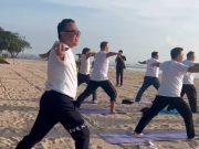Wali Kota Jaya Negara dan Delegasi Asia Pasifik Ikuti Yoga Bersama Serangkaian CityNet Excom Meeting Ke-45