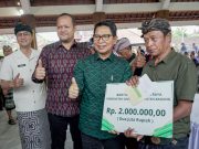 Bupati Adi Arnawa Kembali Serahkan Bansos Galungan di Kecamatan Mengwi dan Kuta Utara