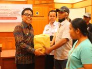 Serangkaian Hari AIDS Sedunia, Wawali Arya Wibawa Serahkan Paket Bantuan Sembako Kepada ODHA