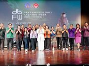 Hari Ketiga DBFW 2025, Siswa SMA/SMK Denpasar Pamer Desain Karya Tenun Lokal