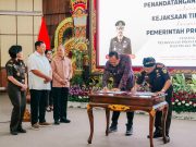 Wabup Bagus Alit Sucipta Ikuti Penandatanganan PKS Pidana Kerja Sosial