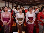 Ketua BKOW Ny. Ayu Kristi Arya Wibawa Hadiri Peringatan Hari Ibu Provinsi Bali