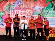 Ibu Putri Koster Ajak Siswa SMAN 1 Kuta Bangun Karakter Berprestasi dan Sadar Lingkungan