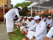 Pemkot Denpasar Gelar Persembahyangan Bersama “Ngerastiti” Haluan Pembangunan Bali Era Baru