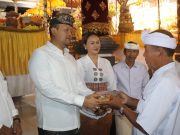 Serahkan Bantuan Rp 30 Juta, Wabup Badung Hadiri Karya Atma Wedana di Banjar Tanggayuda, Bongkasa