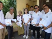 Wujudkan Sanitasi Layak, TP PKK Badung dan Kadin Serahkan Bantuan Toilet di Desa Tumbak Bayuh